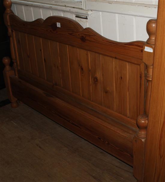 Double pine bed